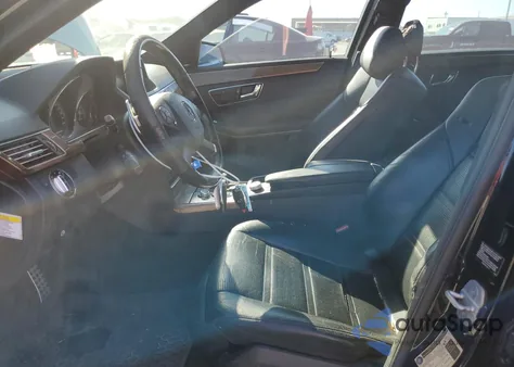 2010 Mercedes-Benz E 63 Amg z USA, uszkodzony, nr VIN WDDHF7HB2AA163010